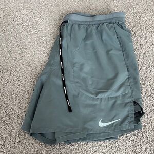 Nike Athletic Men's Shorts in Gray
